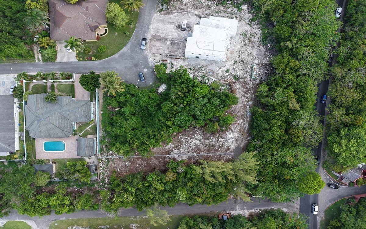 LOT 5, JACARANDA