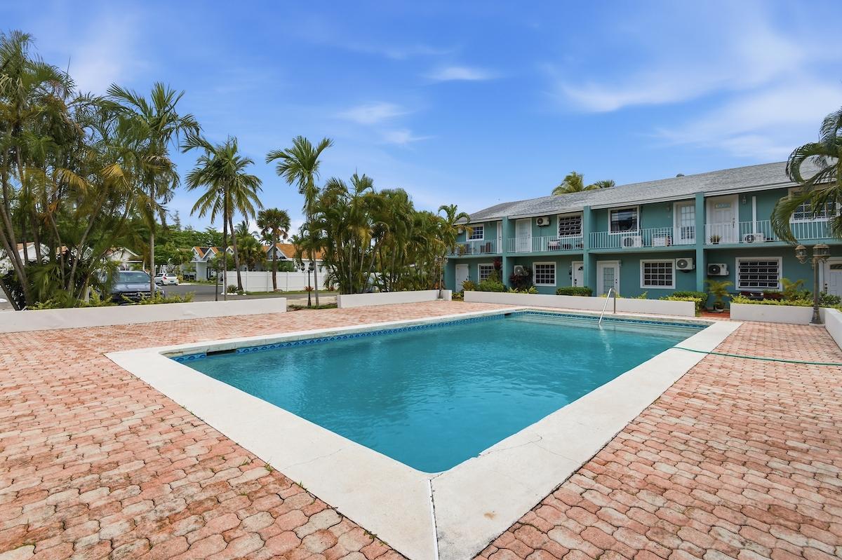 LAKEVIEW VILLAGE CONDOMIN