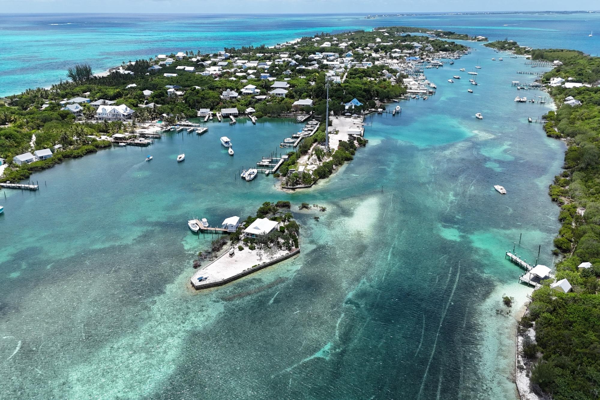 DILLY CAY