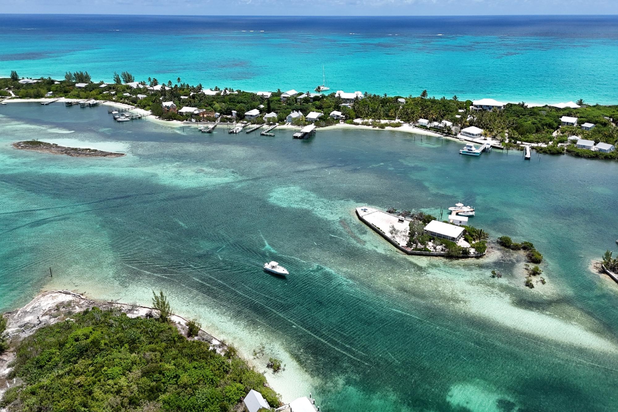 DILLY CAY