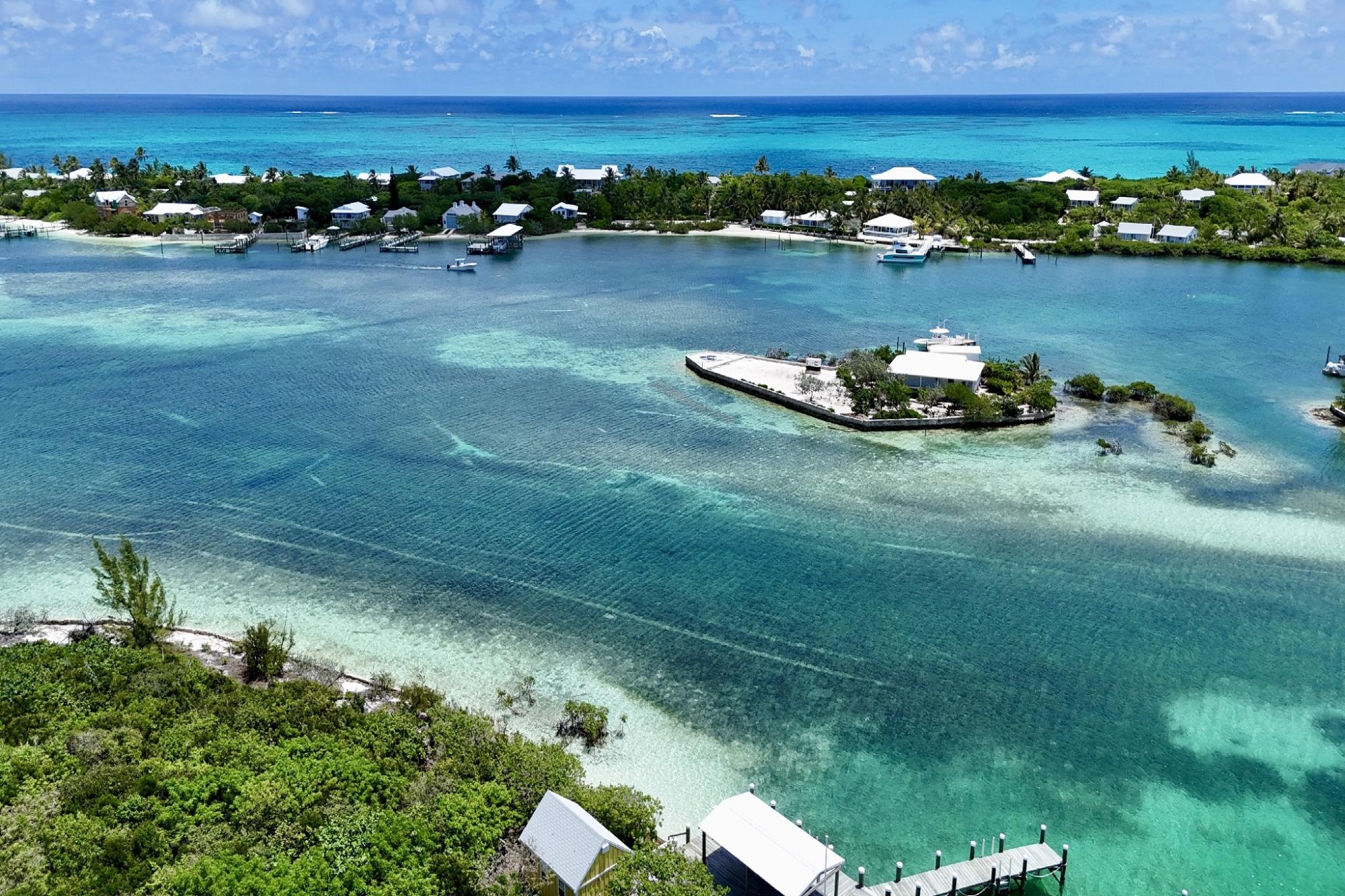 DILLY CAY