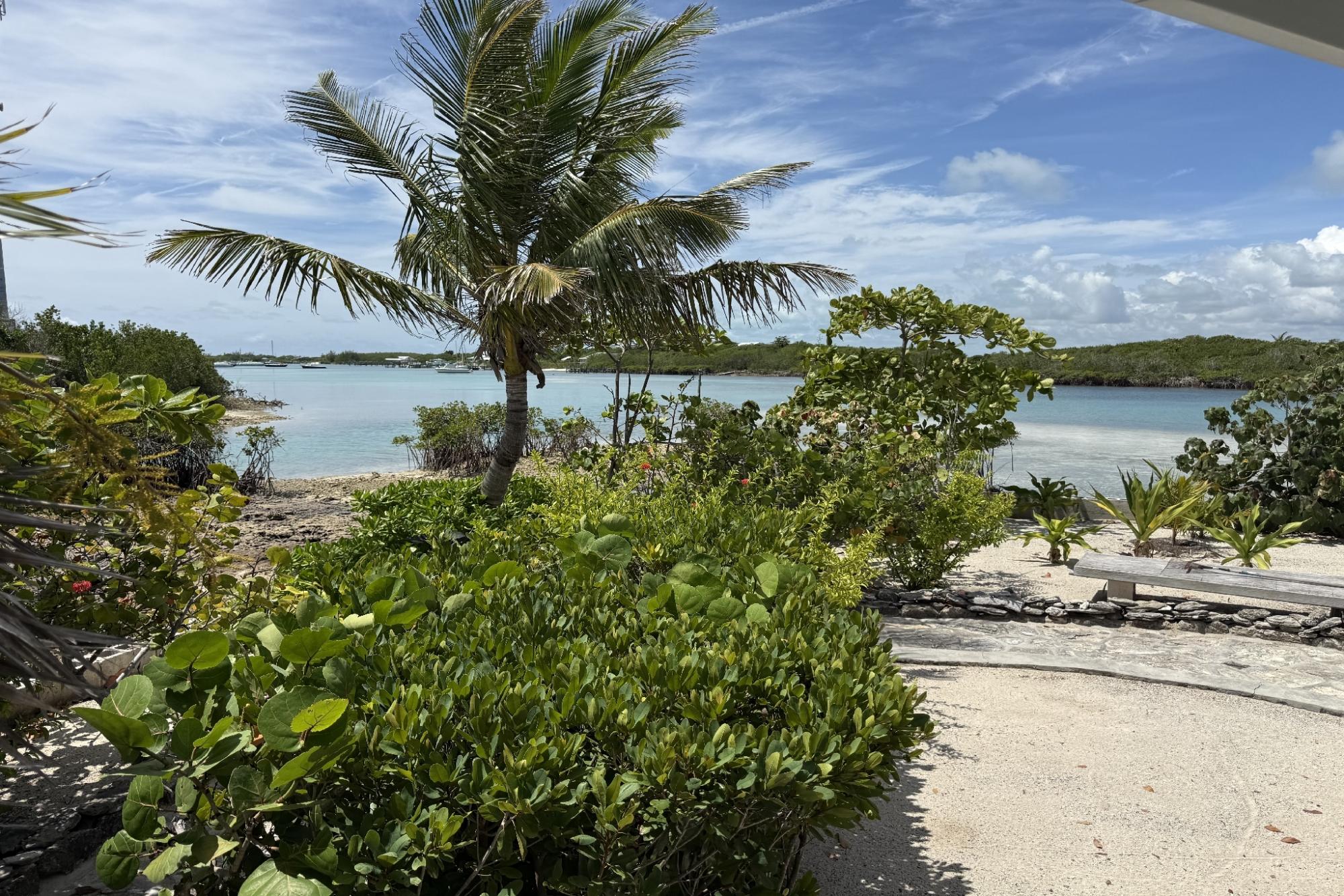 DILLY CAY