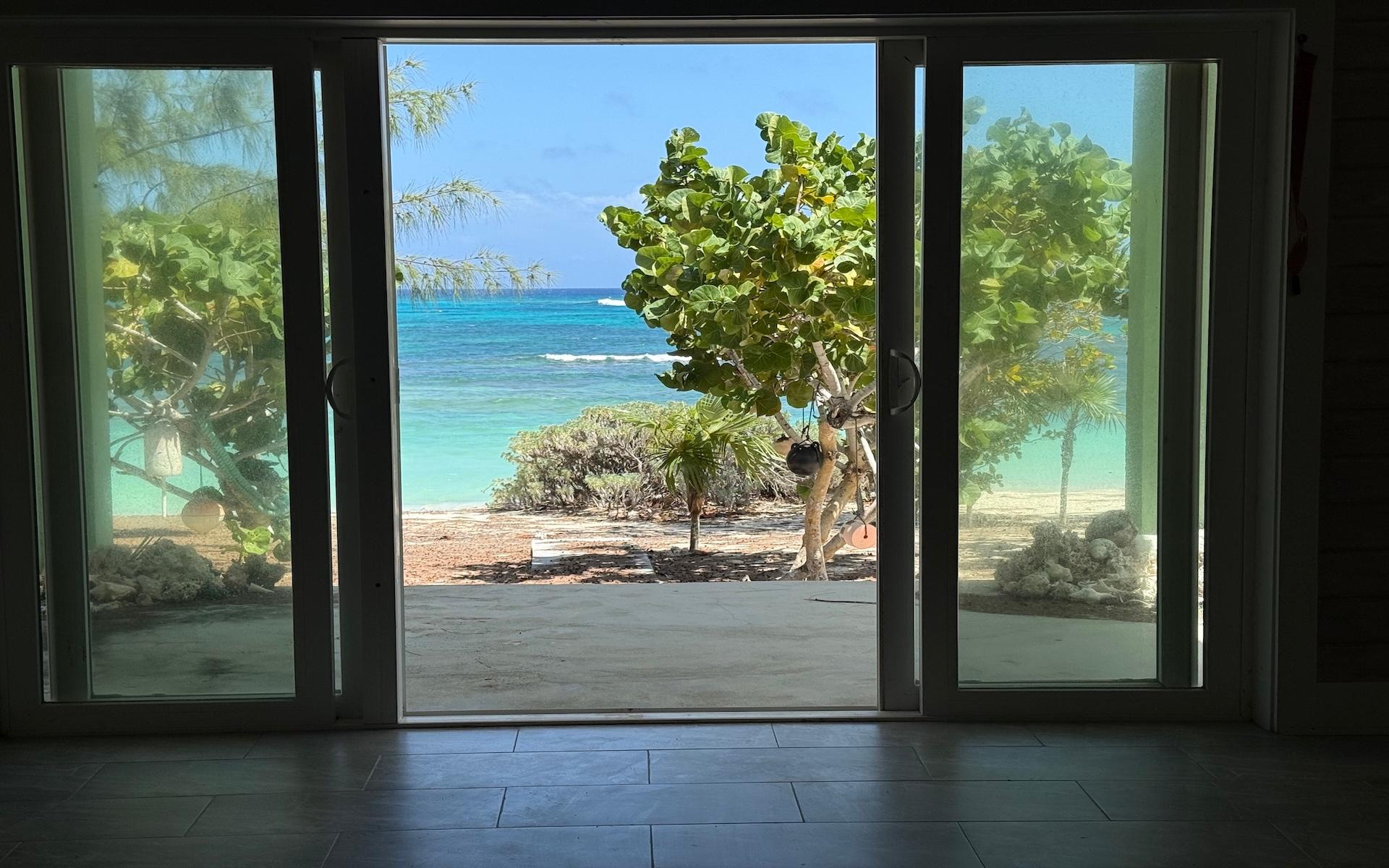BEACHFRONT HOME PORT HOWE