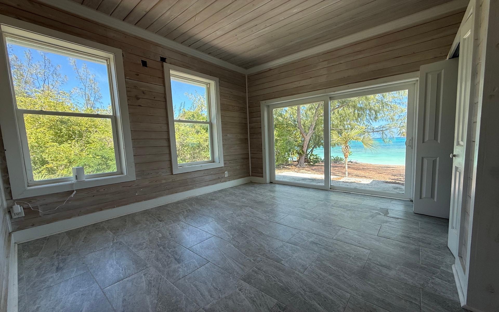 BEACHFRONT HOME PORT HOWE