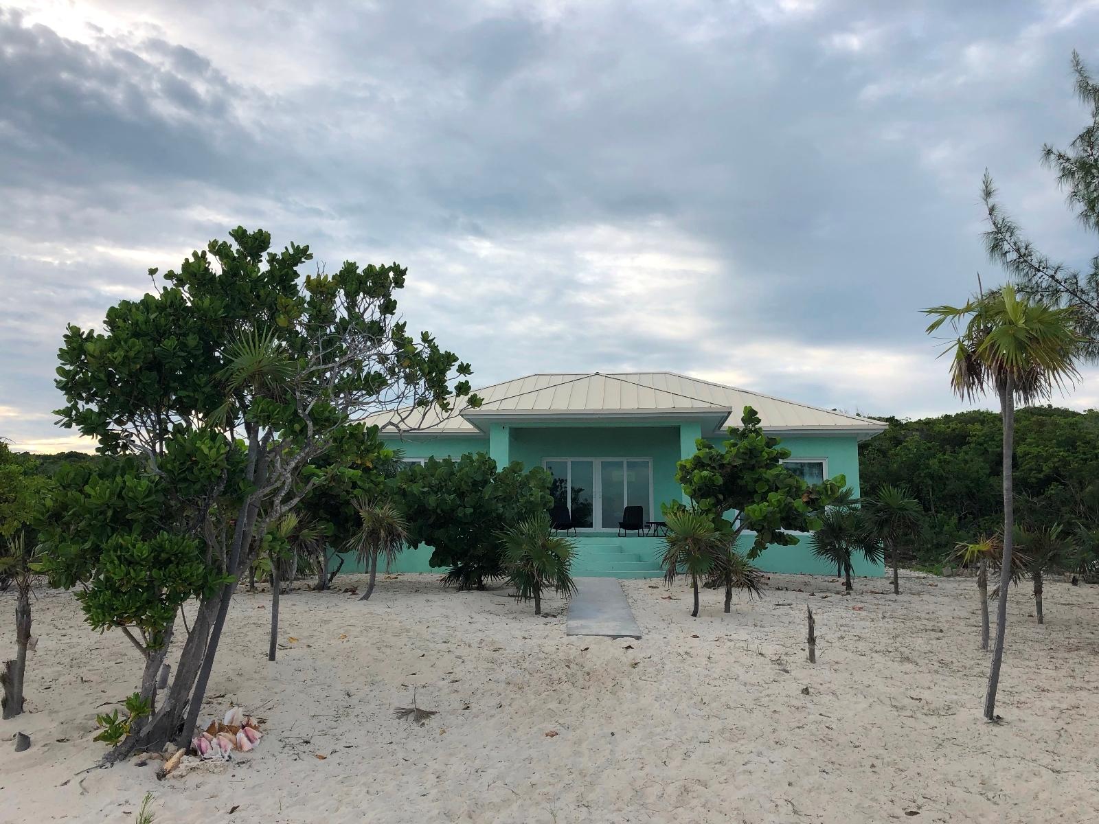 BEACHFRONT HOME PORT HOWE