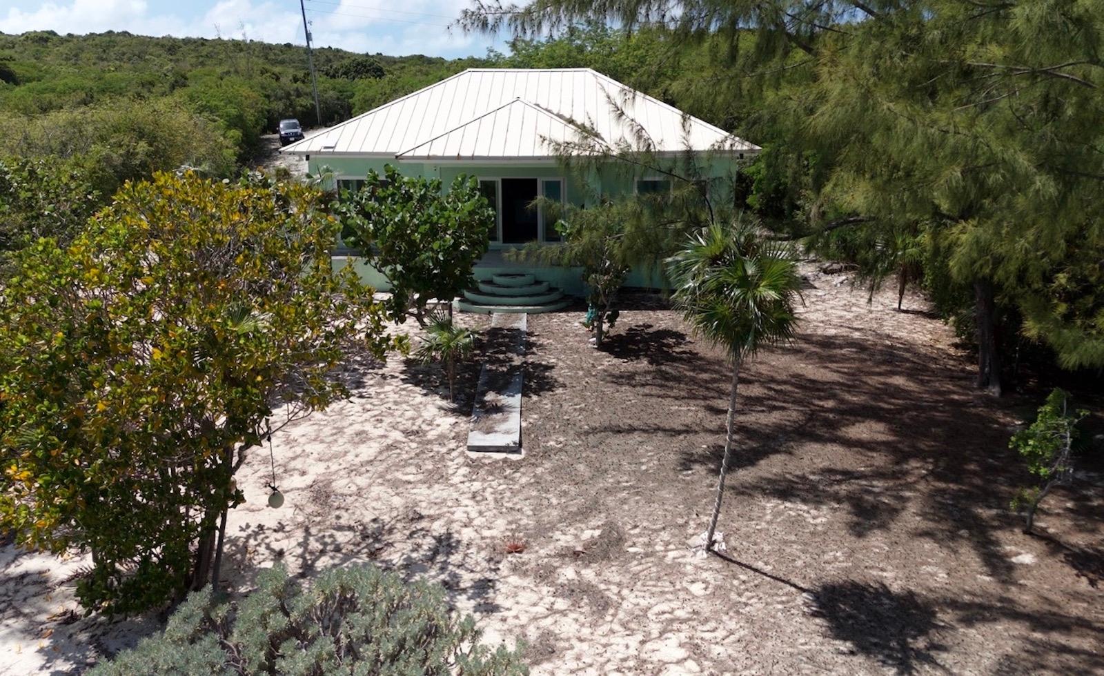 BEACHFRONT HOME PORT HOWE