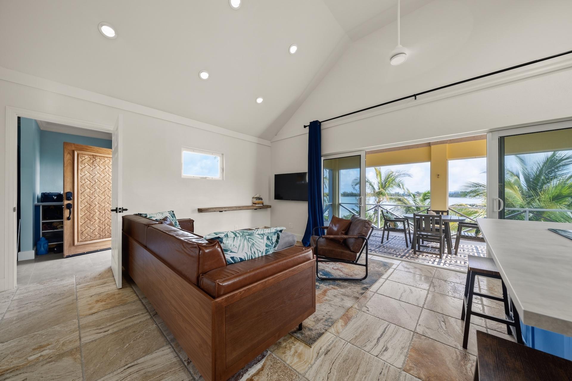 Penthouse, Coco Bay
