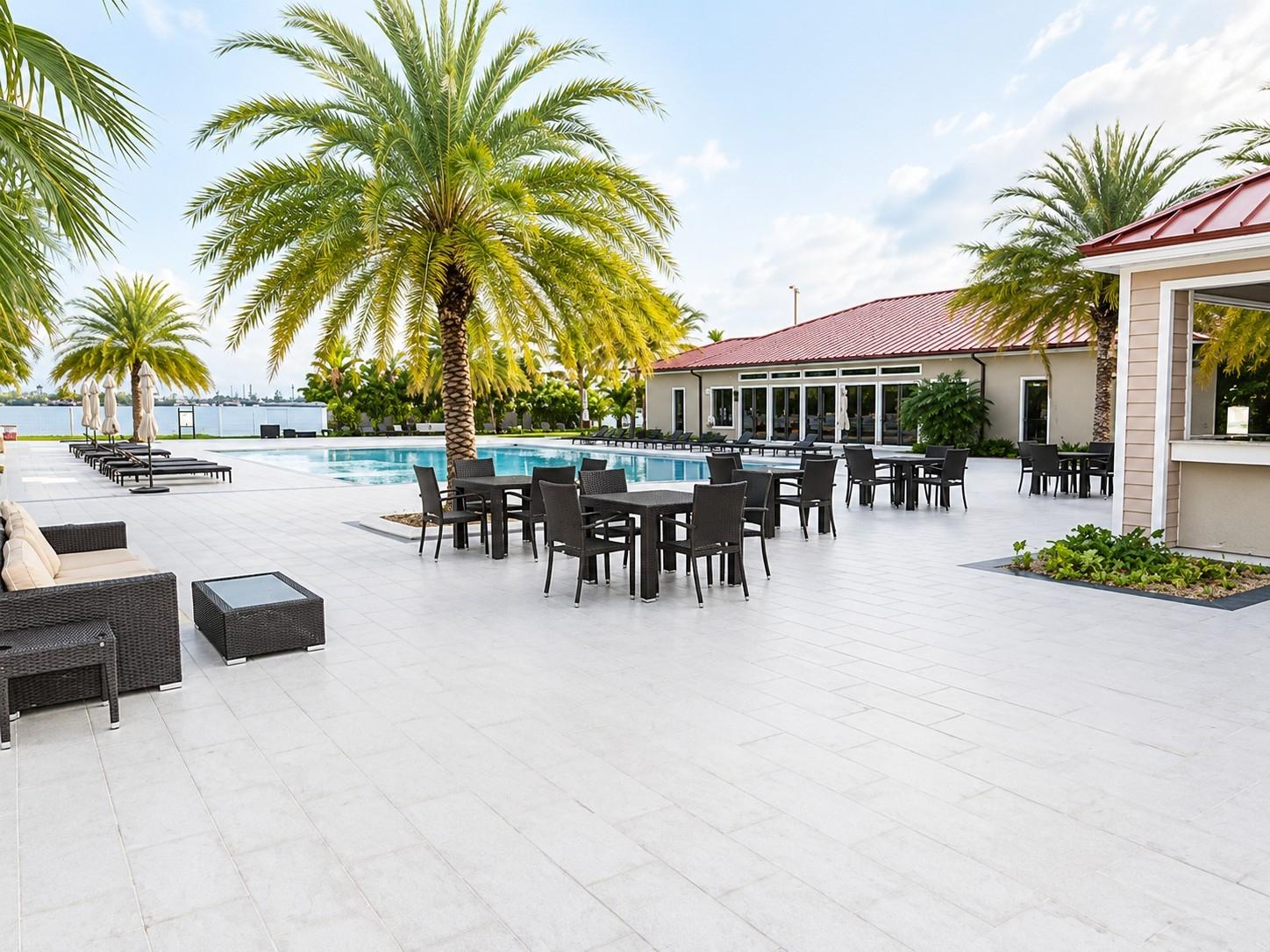 VENETIAN WEST
