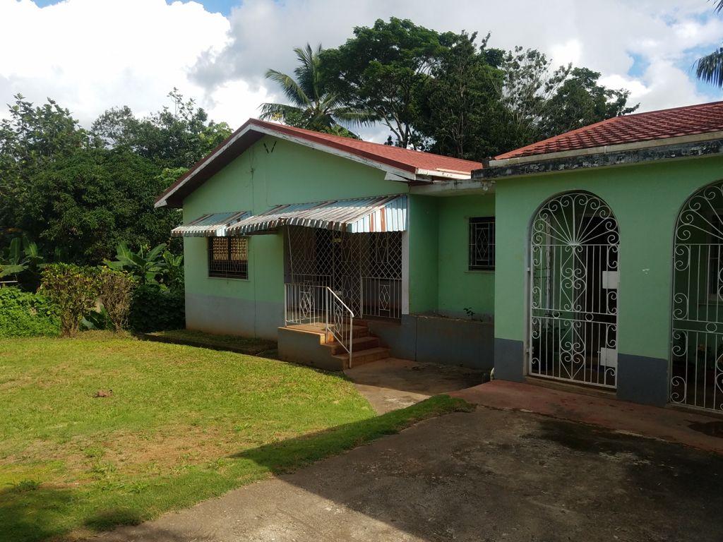 No. 8 PICCADILLY DRIVE