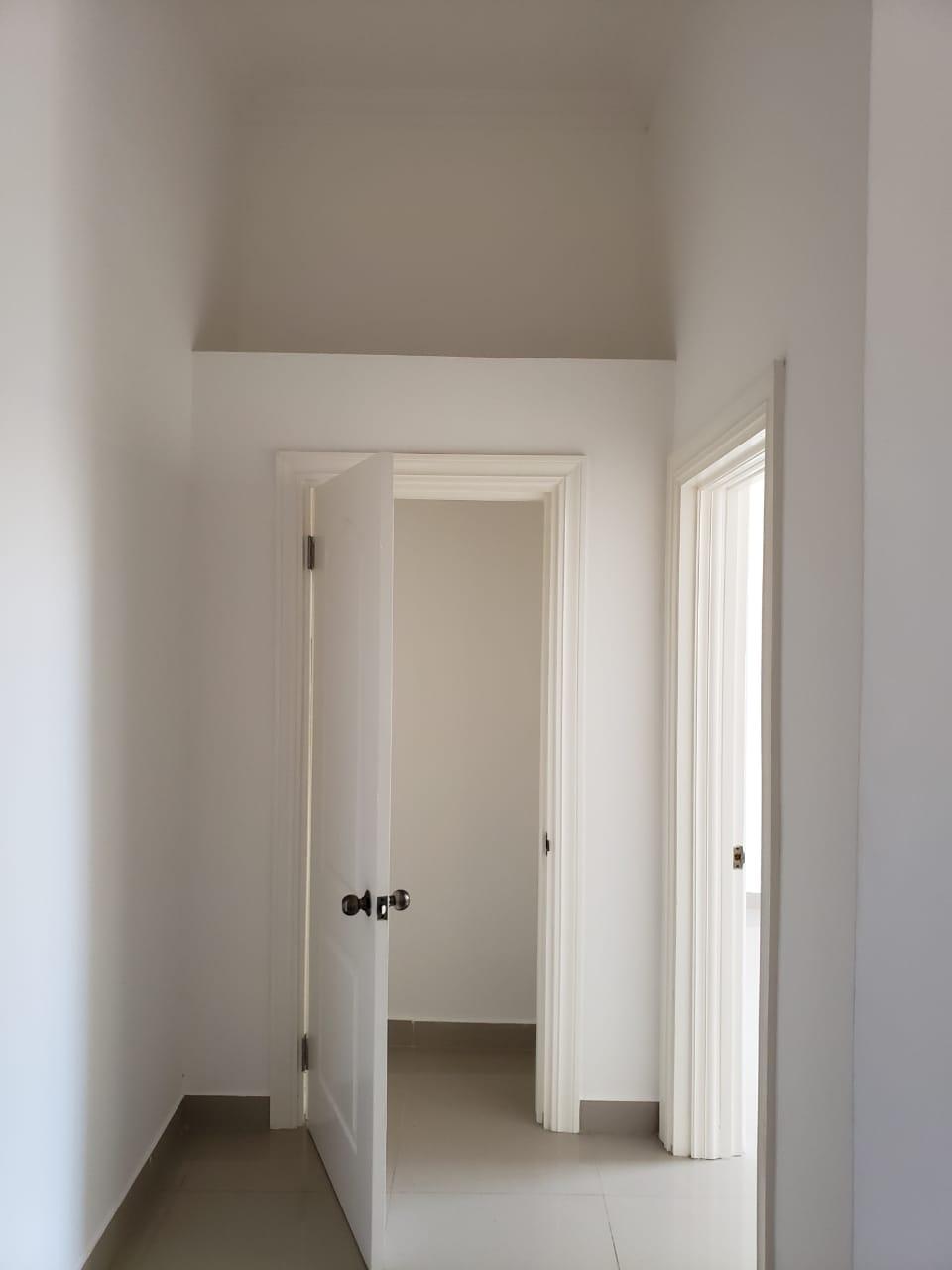 11 1/2 GROSVENOR TERRACE 12