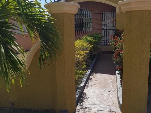 24 Coral Way