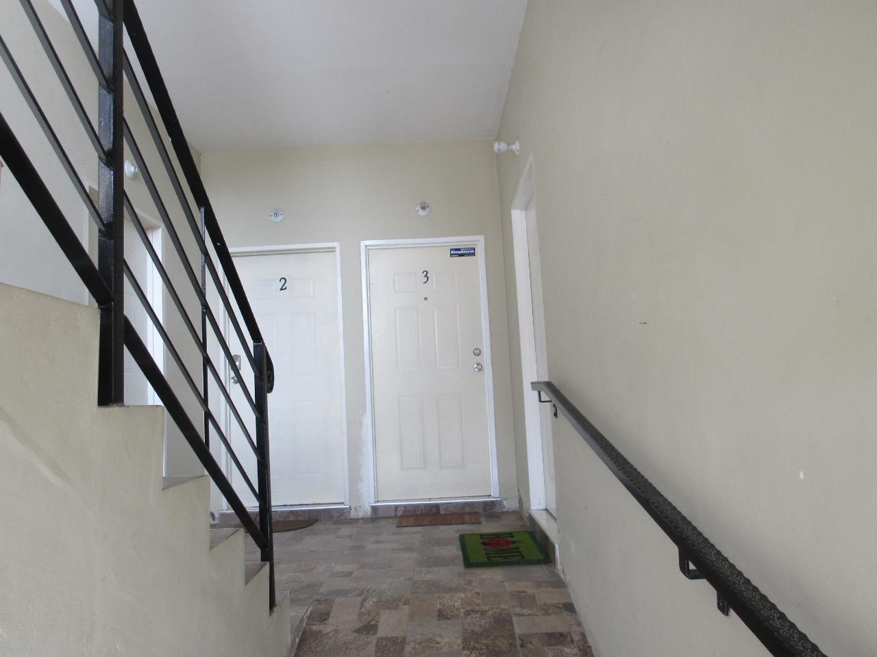 8 Hamlet Crescent 2