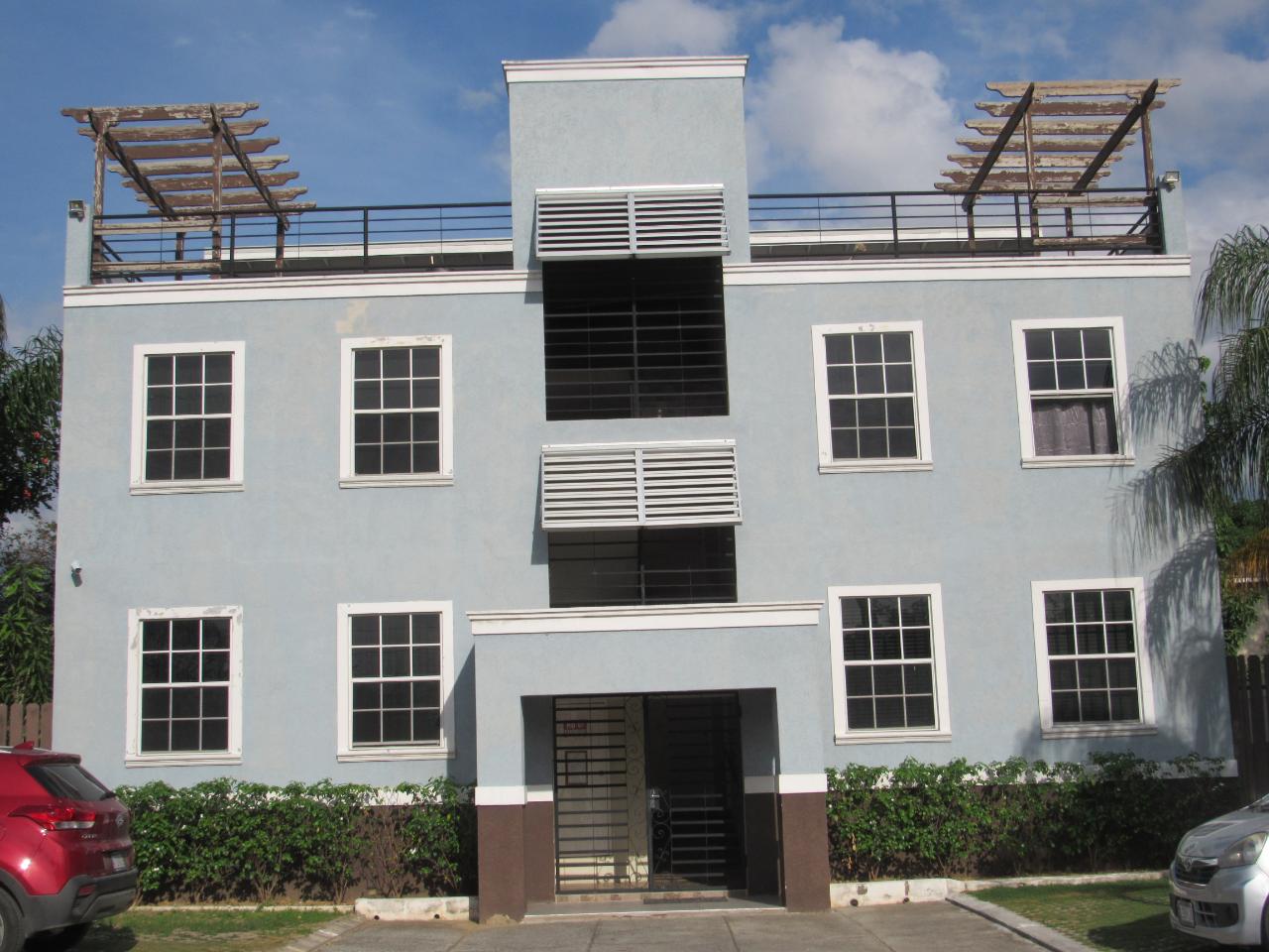 8 Hamlet Crescent 2