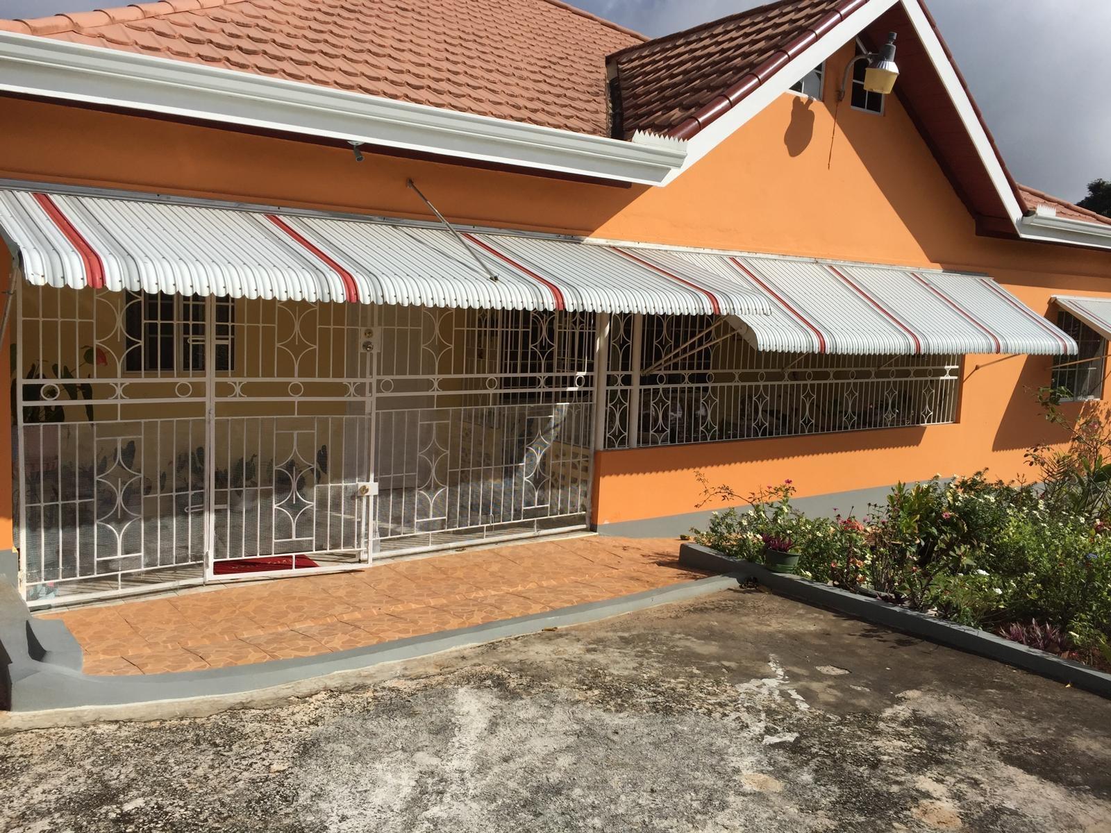 Clandon, Spalding , Manch