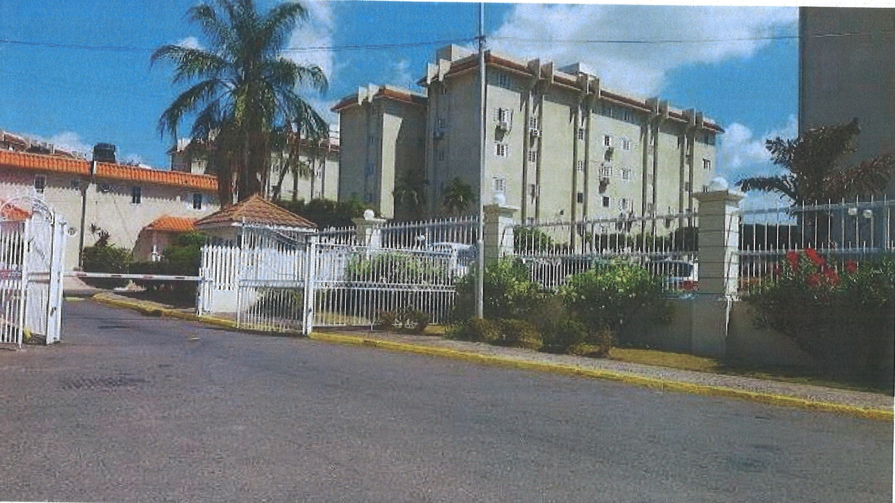 144 1/2 Oakland Complex, Con Apt. 8