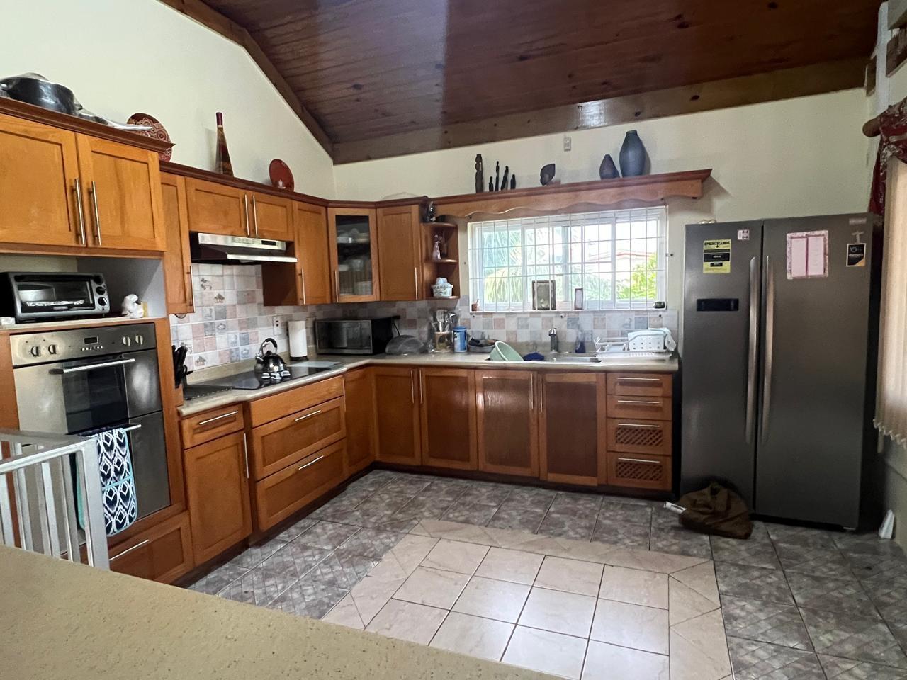 115 Victor Avenue, Inglewood