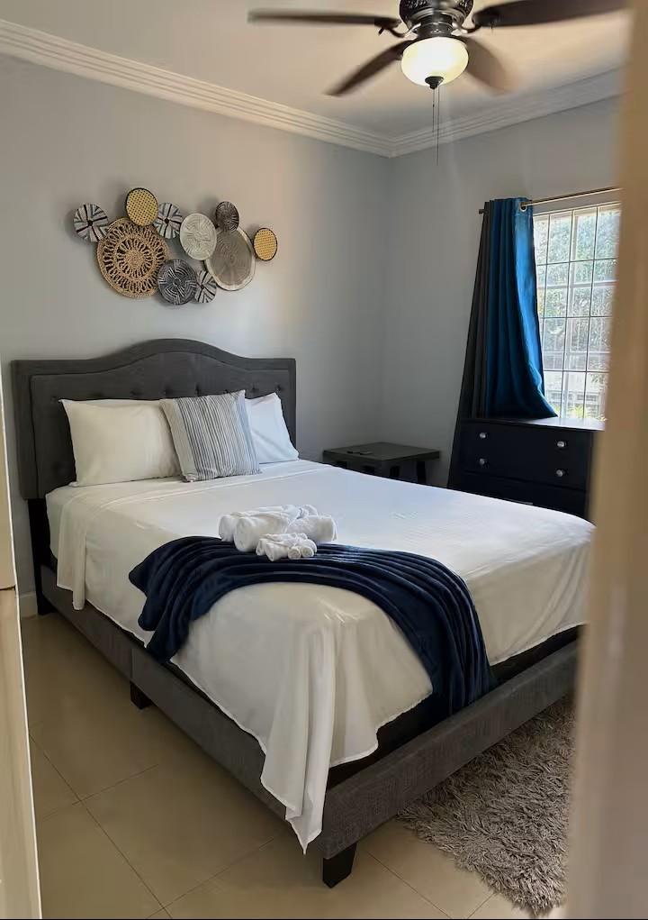 7 Lindsay Crescent 15