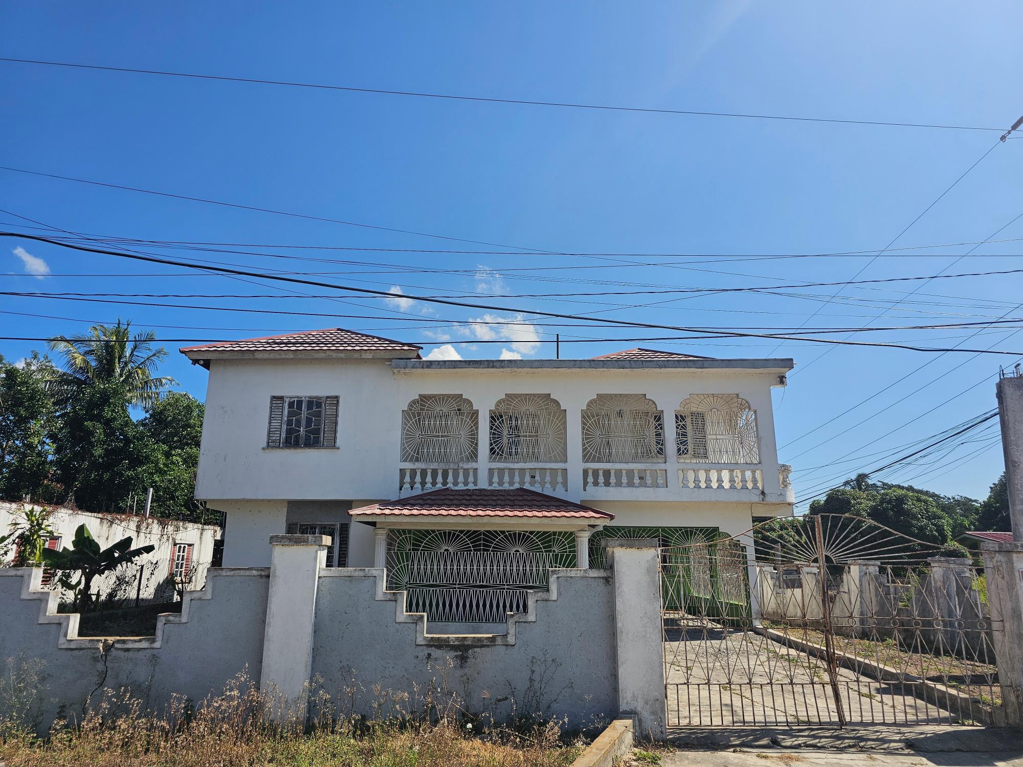 33 Main Parkway, Avon Park