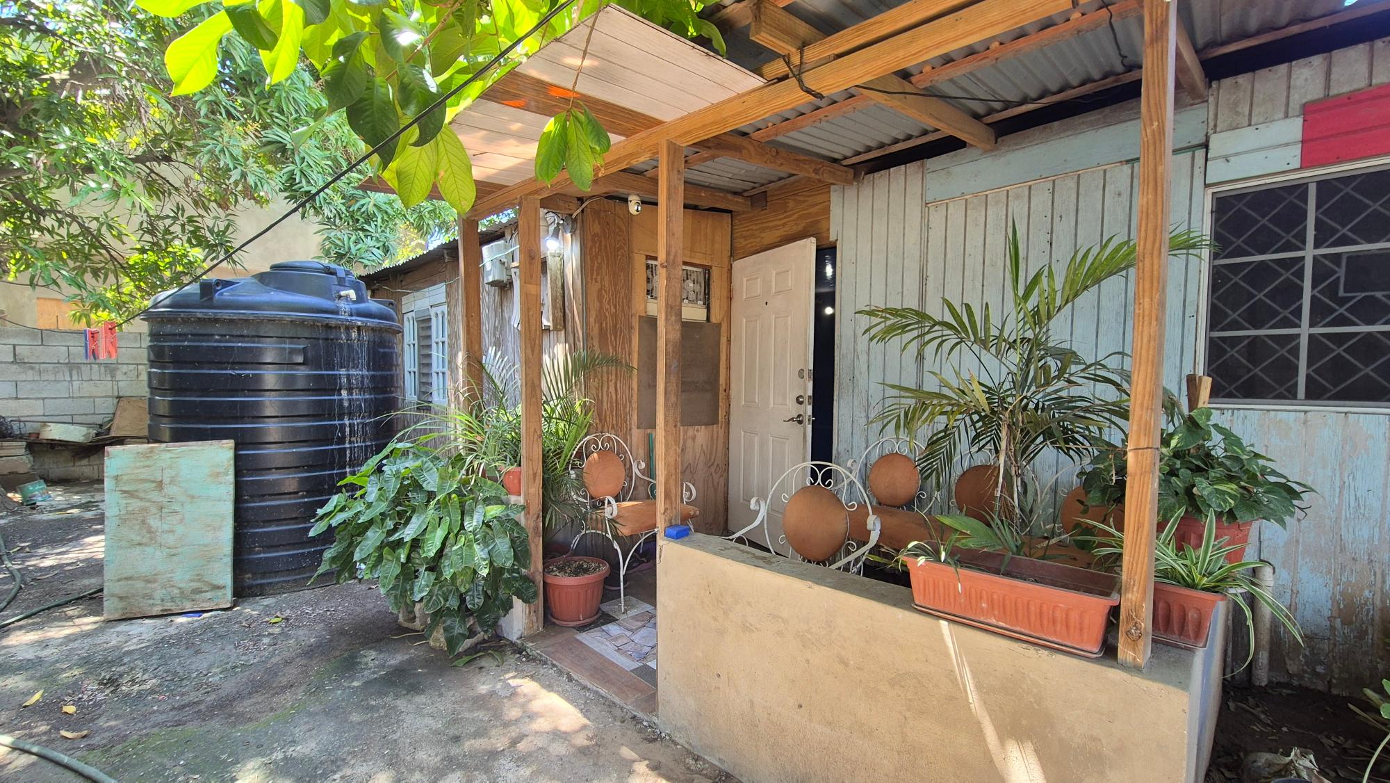 333 Coconut Crescent, Clifton