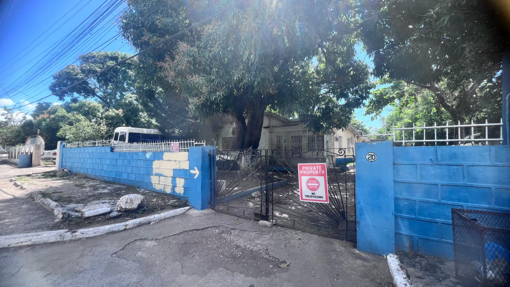 20 Hughenden Avenue , Kingst