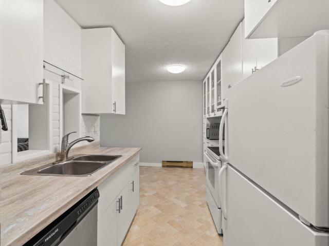 1810 Summit Drive 19