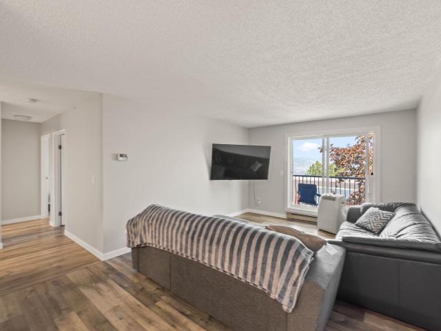 1810 Summit Drive 19