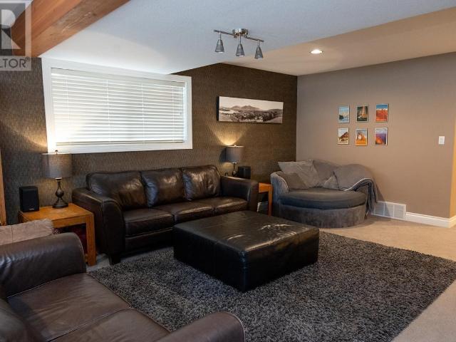 1491 Pine Cres