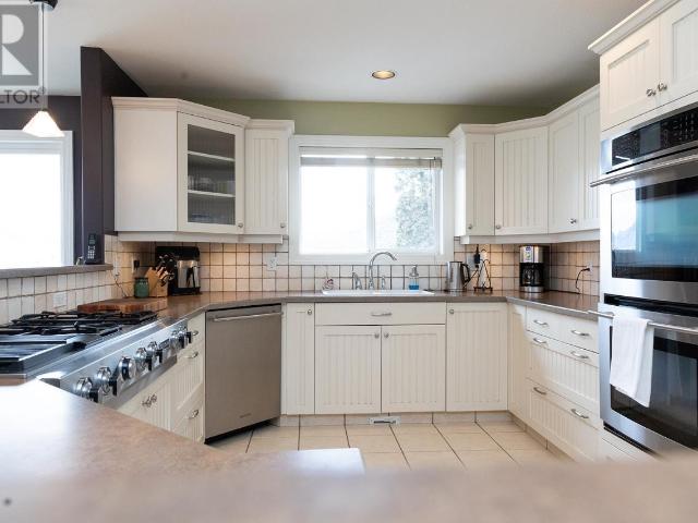 1491 Pine Cres