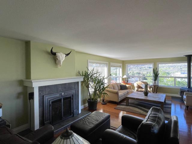 1491 Pine Cres