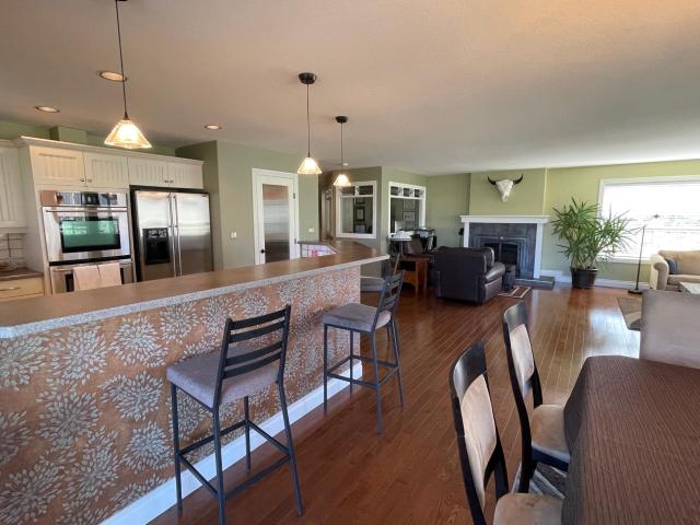 1491 Pine Cres