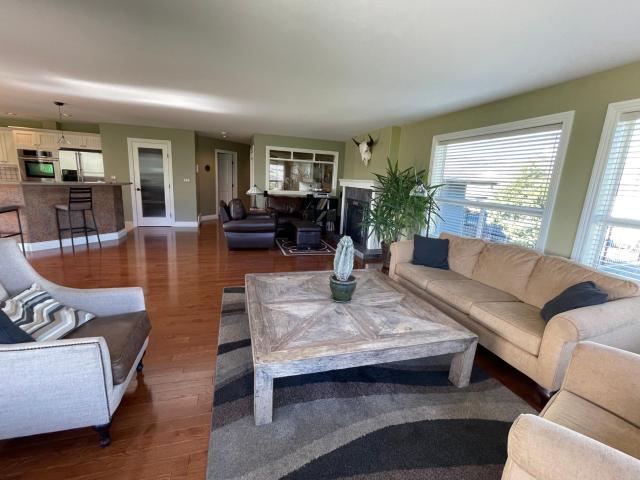 1491 Pine Cres