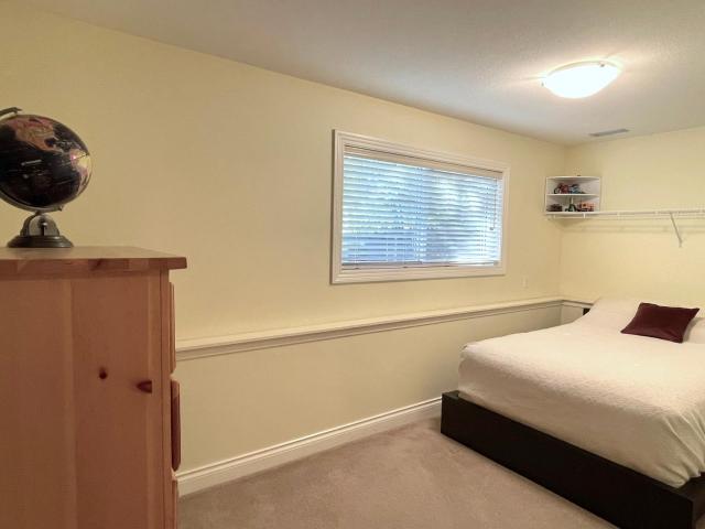 1491 Pine Cres