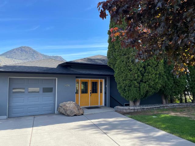 1491 Pine Cres