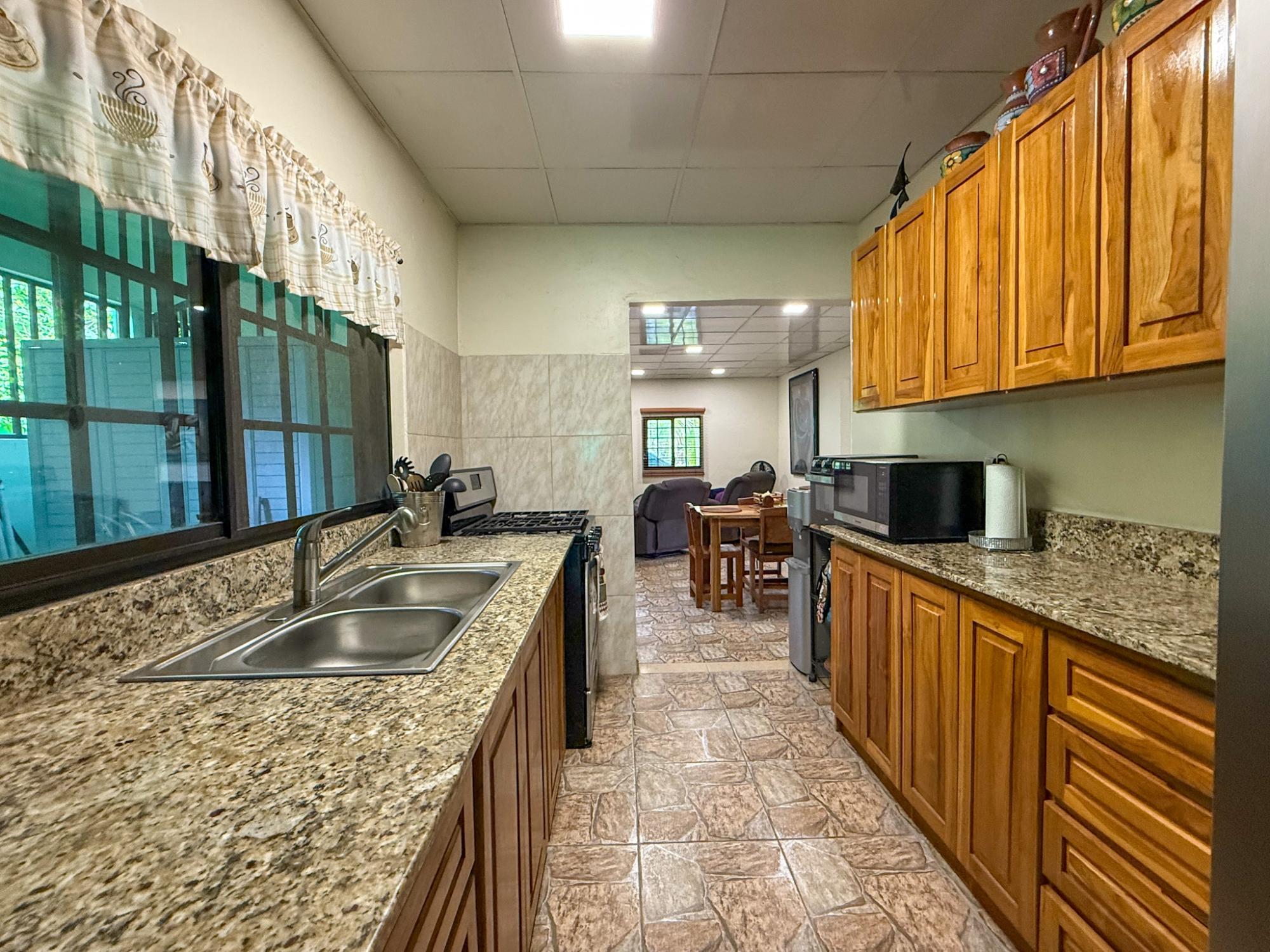 Listing Photo 11