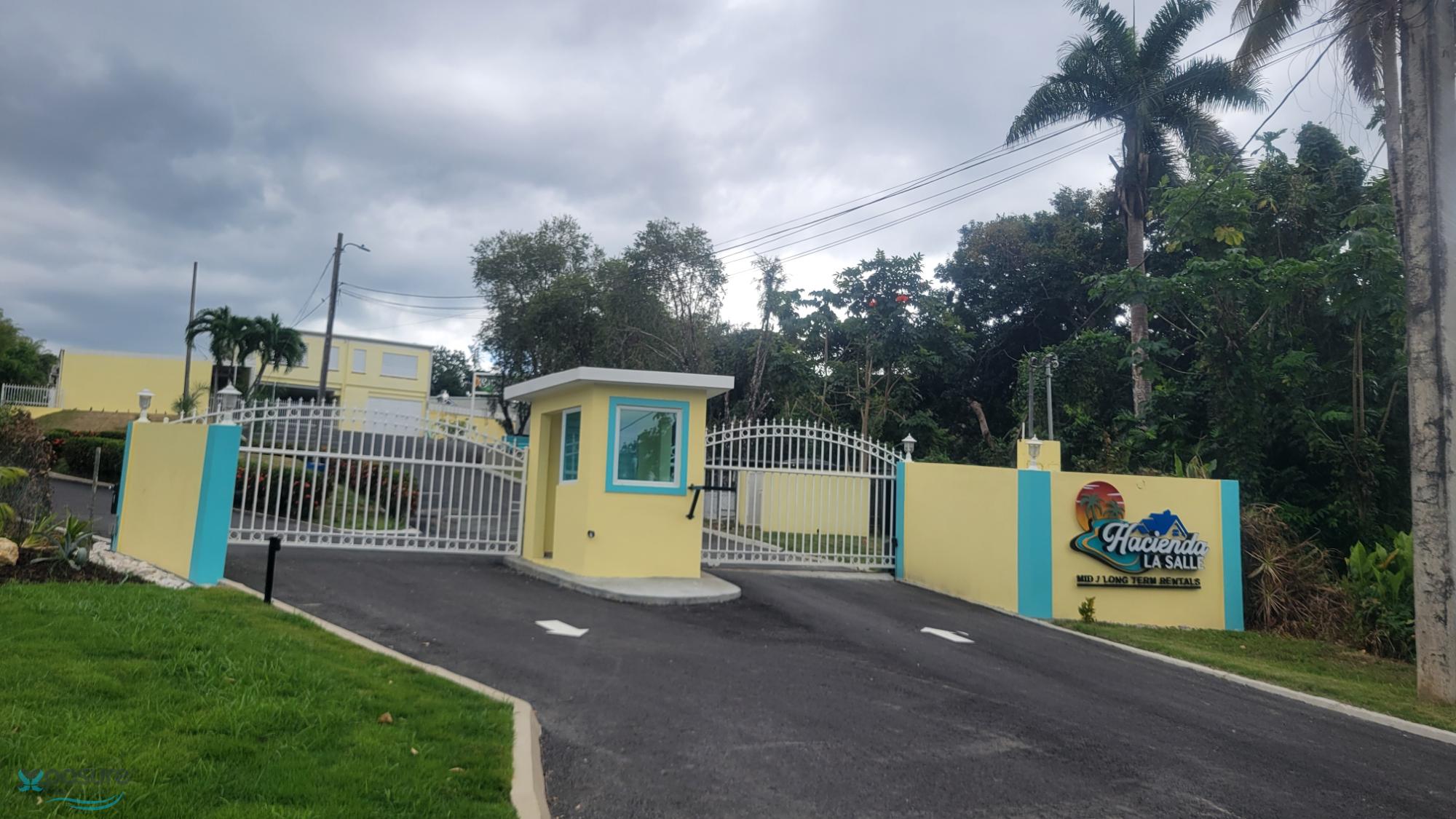 Residencia en Alquiler - Carreras