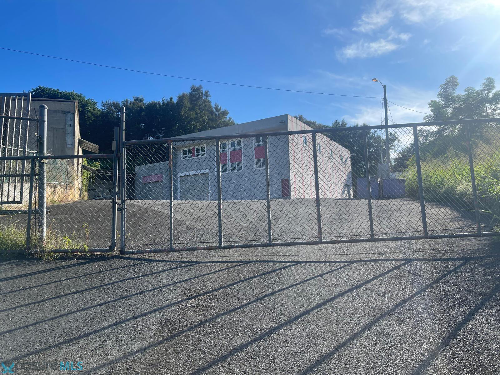 Residencia en Alquiler - Toa Alta