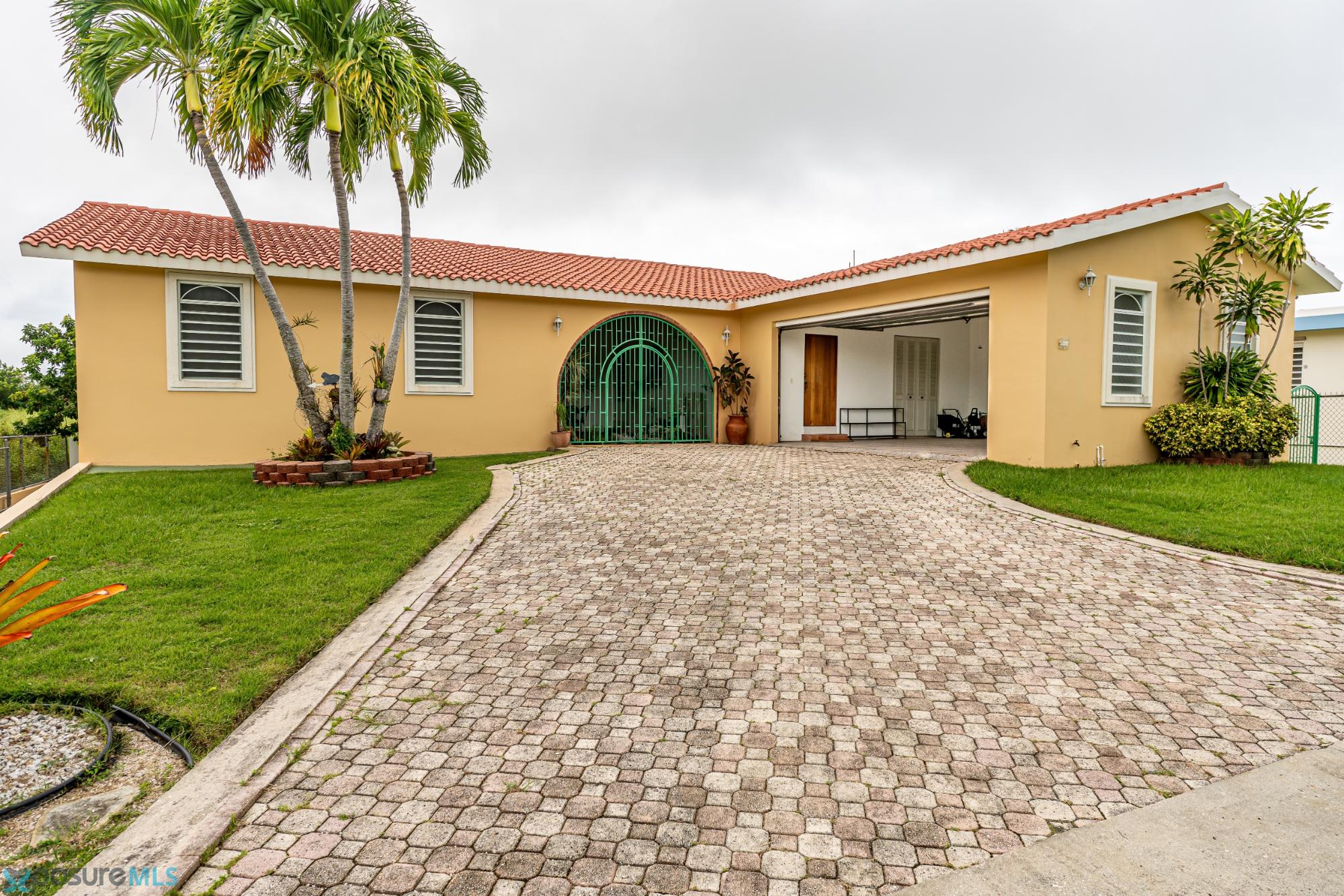 Casa en Alquiler - Aguadilla