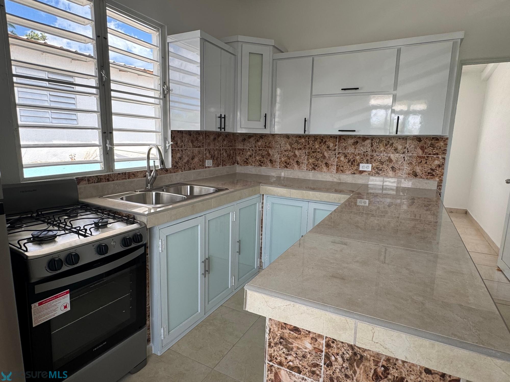 Residencia en Alquiler - Guaniquilla