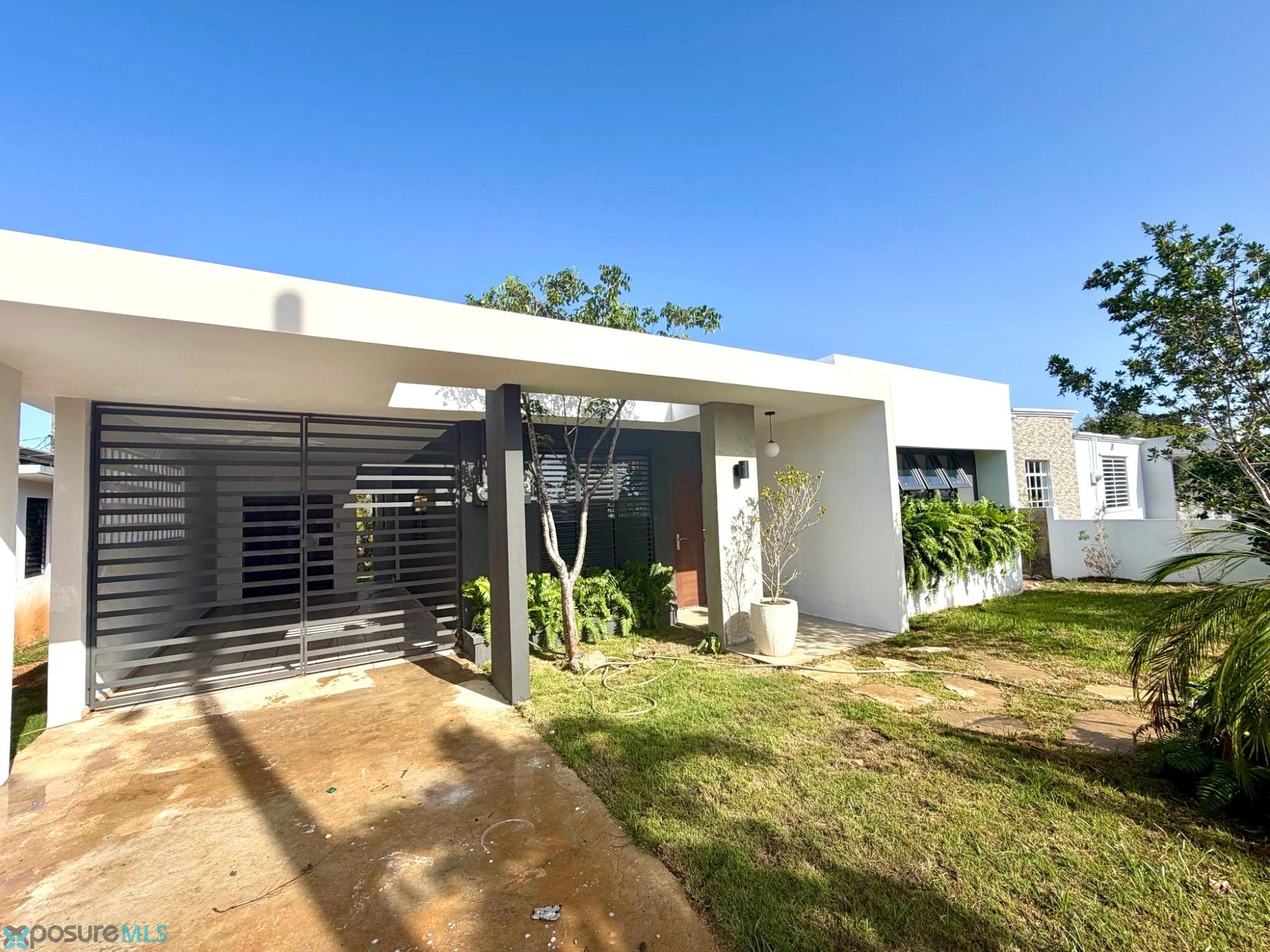 Casa en Alquiler - Aguadilla