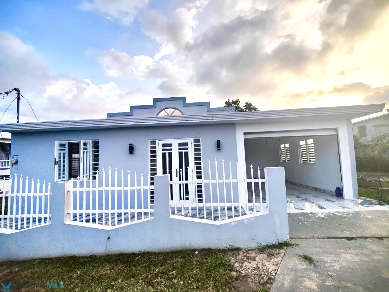 Casa en Alquiler - Aguadilla
