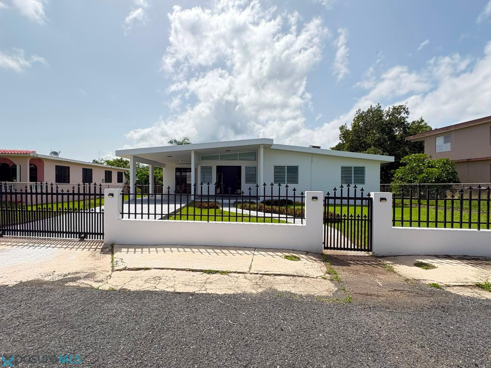 Casa en Venta - Aguadilla
