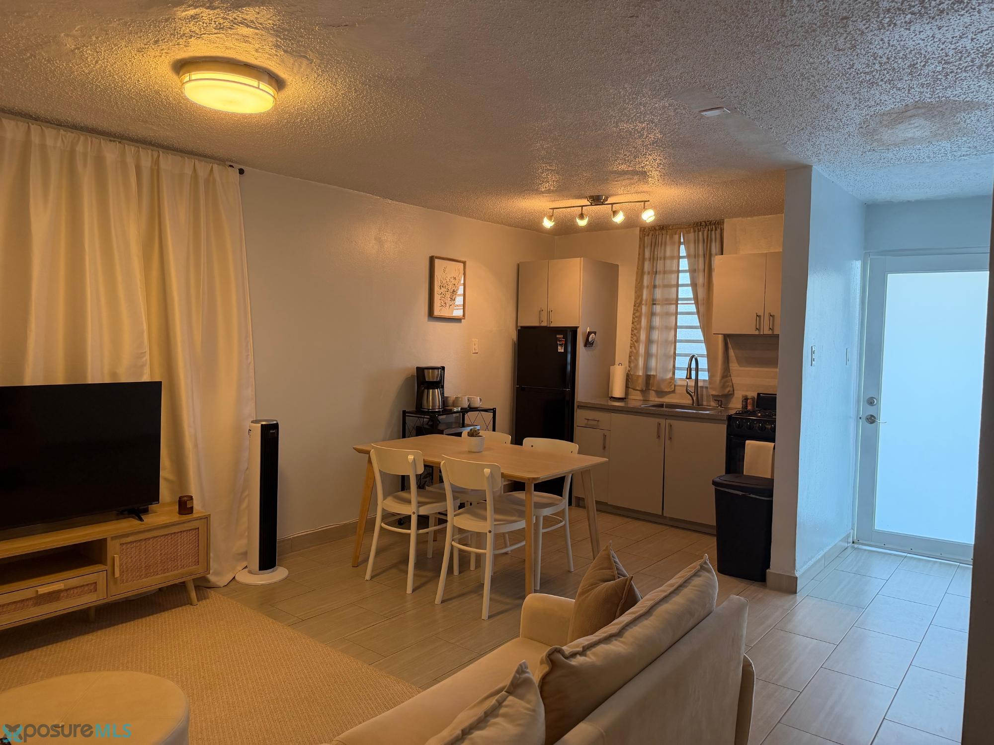 Residencia en Alquiler - Levittown