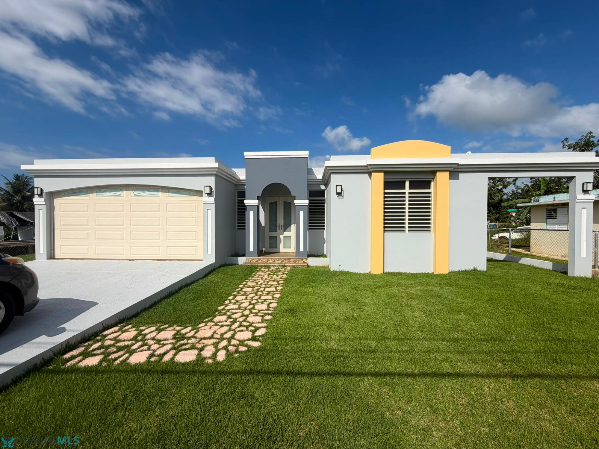 Casa en Alquiler - Aguadilla