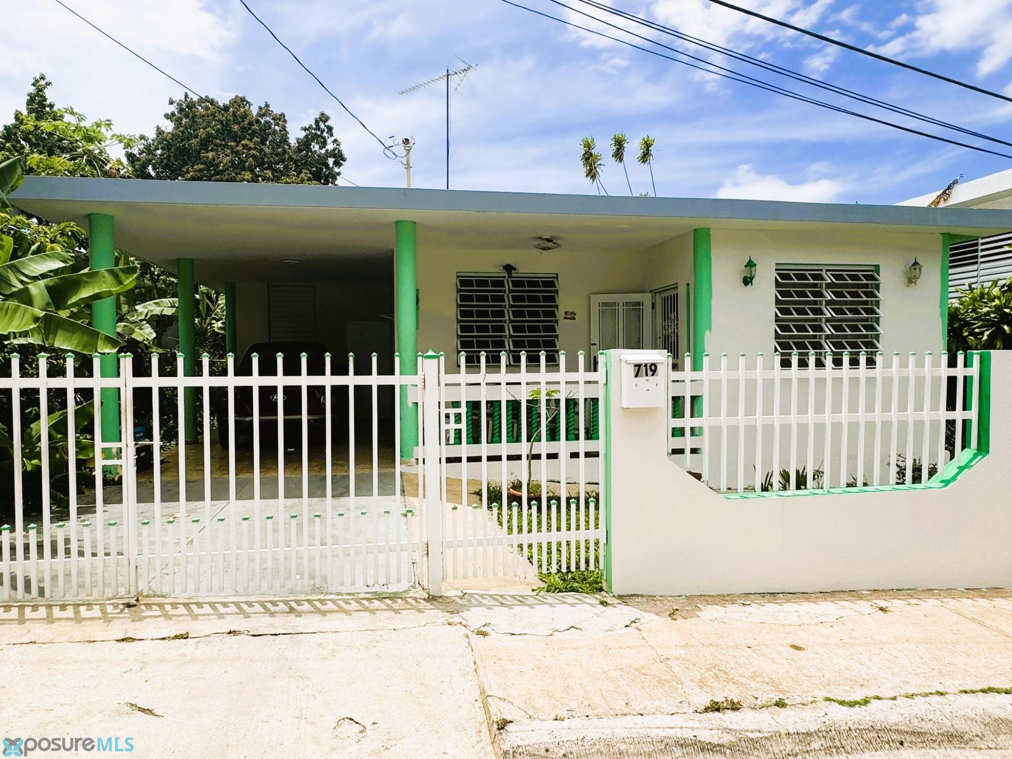 Casa en Venta - Aguadilla