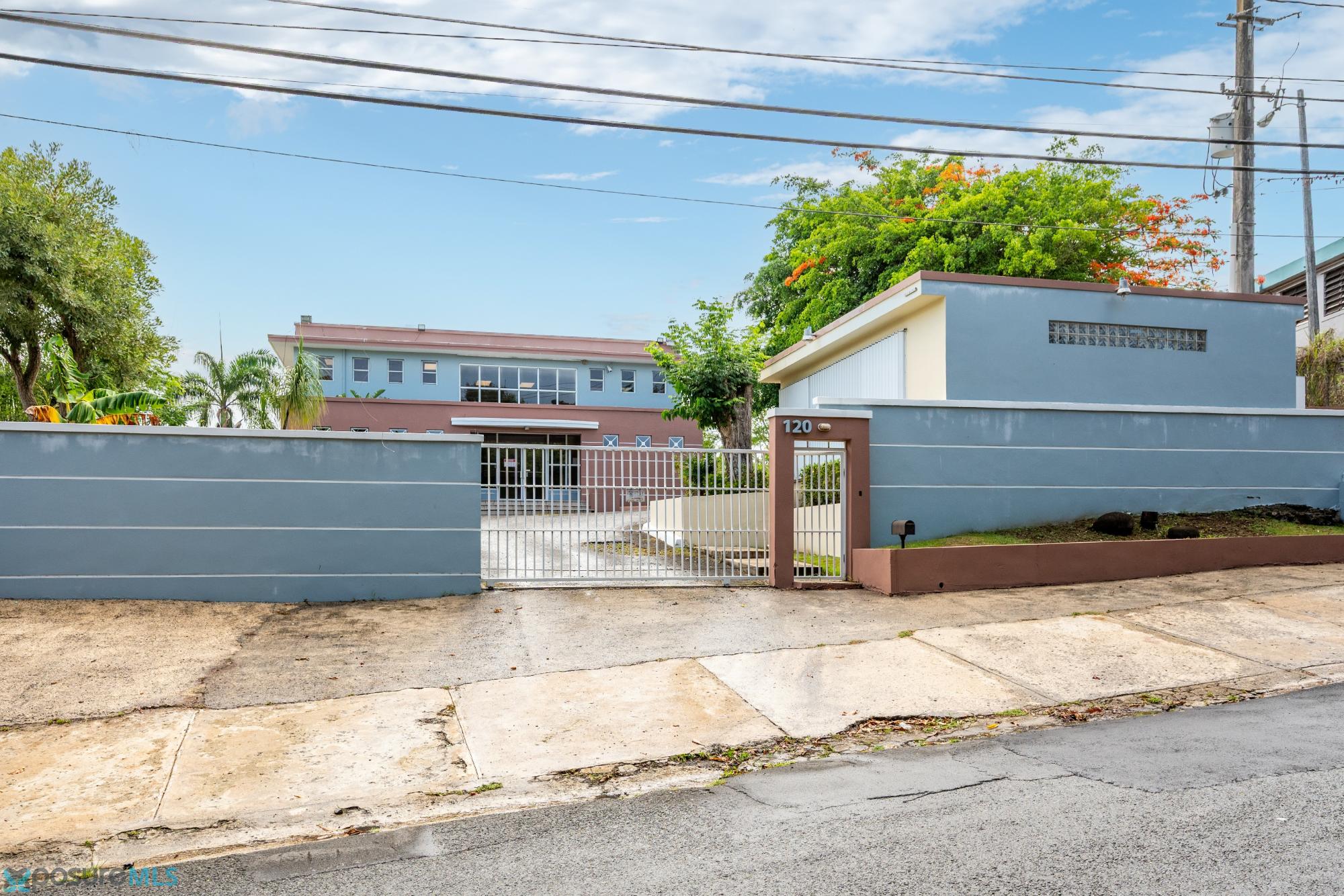 Residencia en Venta - Trujillo Alto