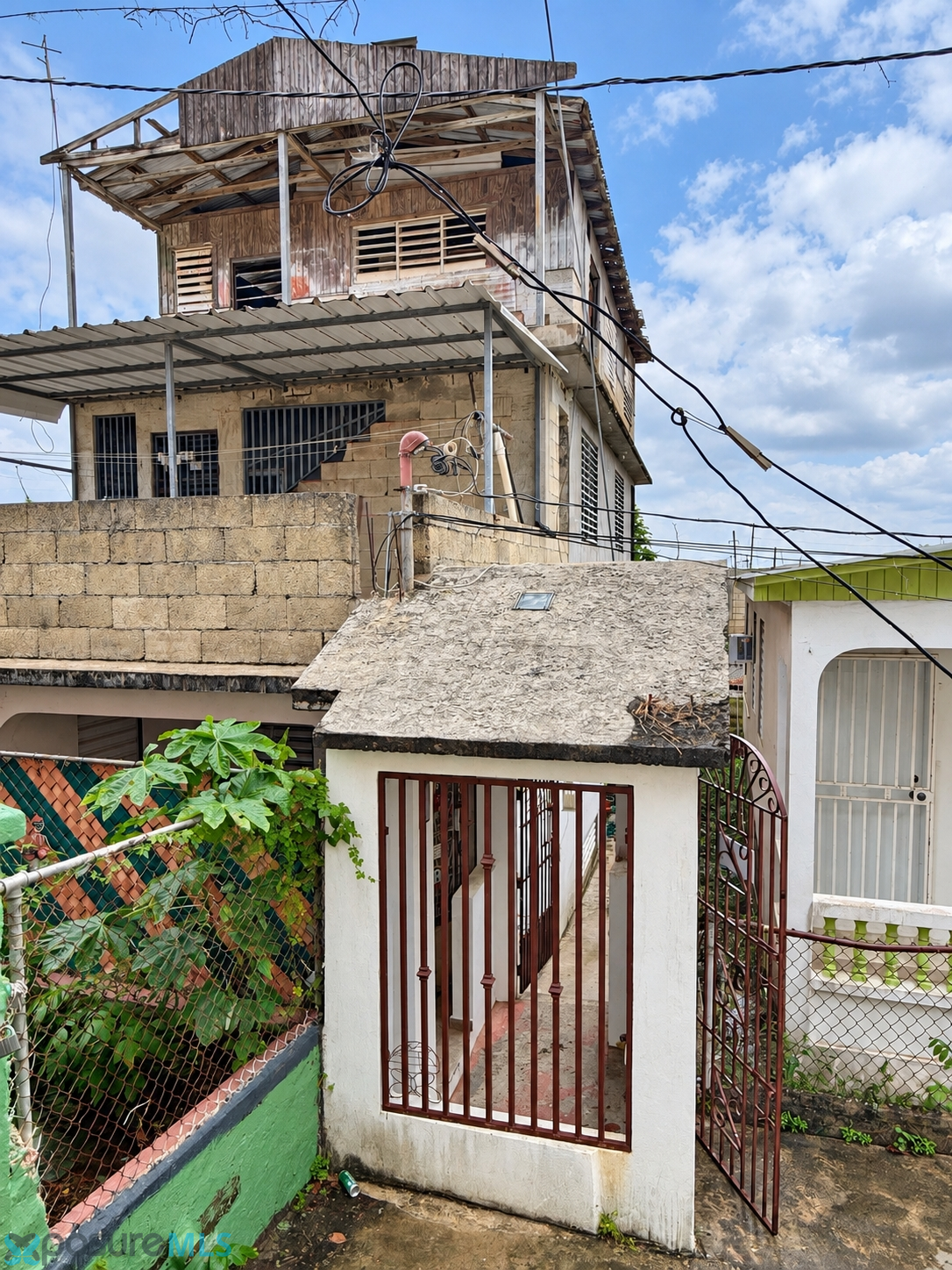 0 CALLE REGUERO BO. MINERA AGUADILLA, PROPIEDAD DE TRES NIVELES, 4 2, 1,810 PC #0 - 00603 - Single Family - Aguadilla