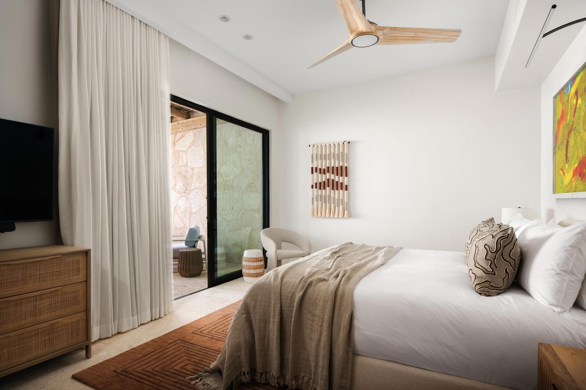 C6 - The Strand Turks & Caicos