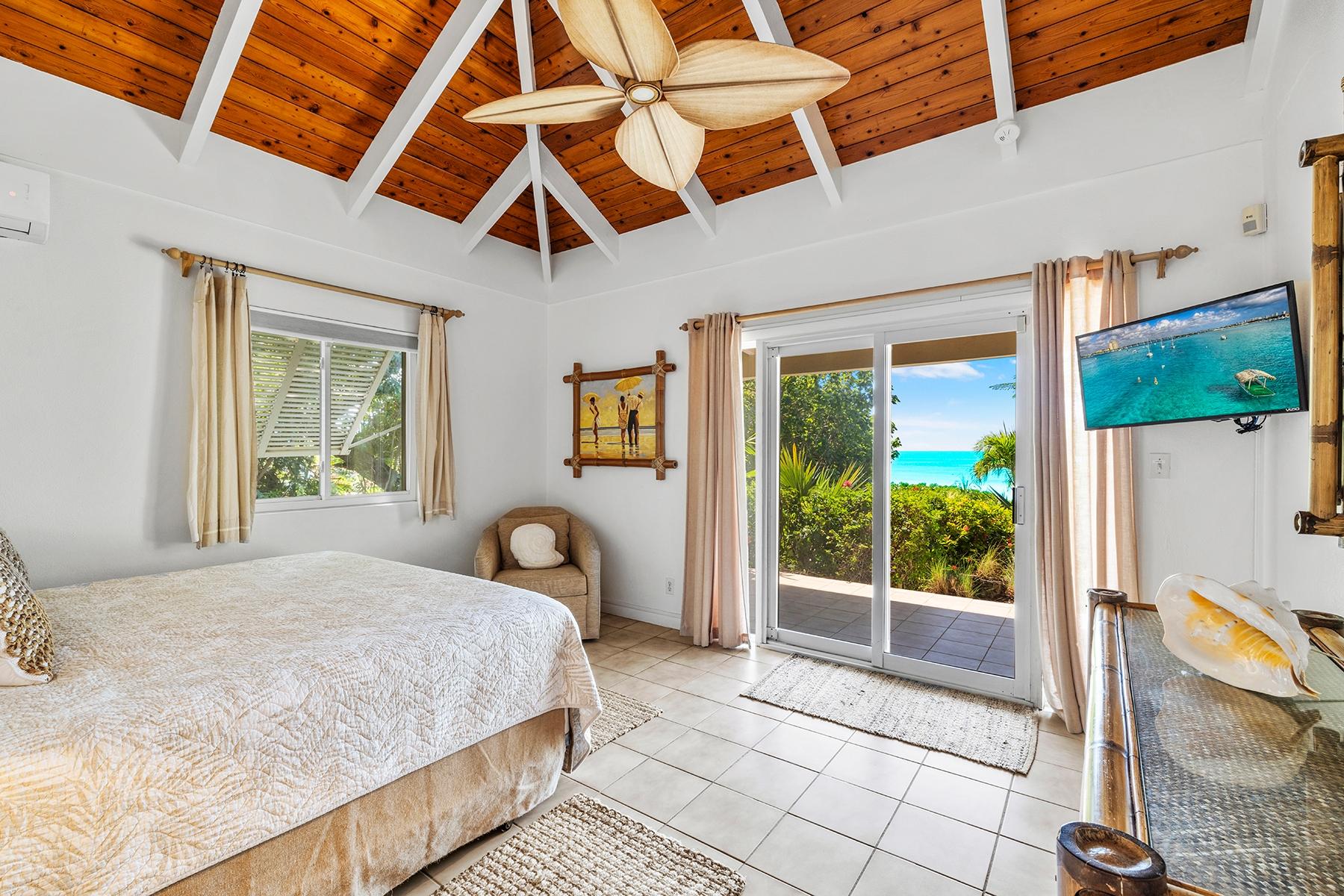 Villa Oceana, Harbour Gates
