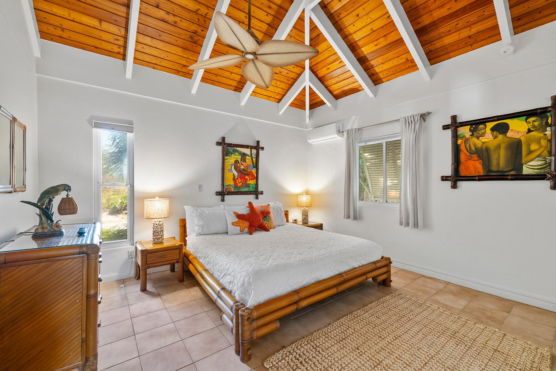 Villa Oceana, Harbour Gates