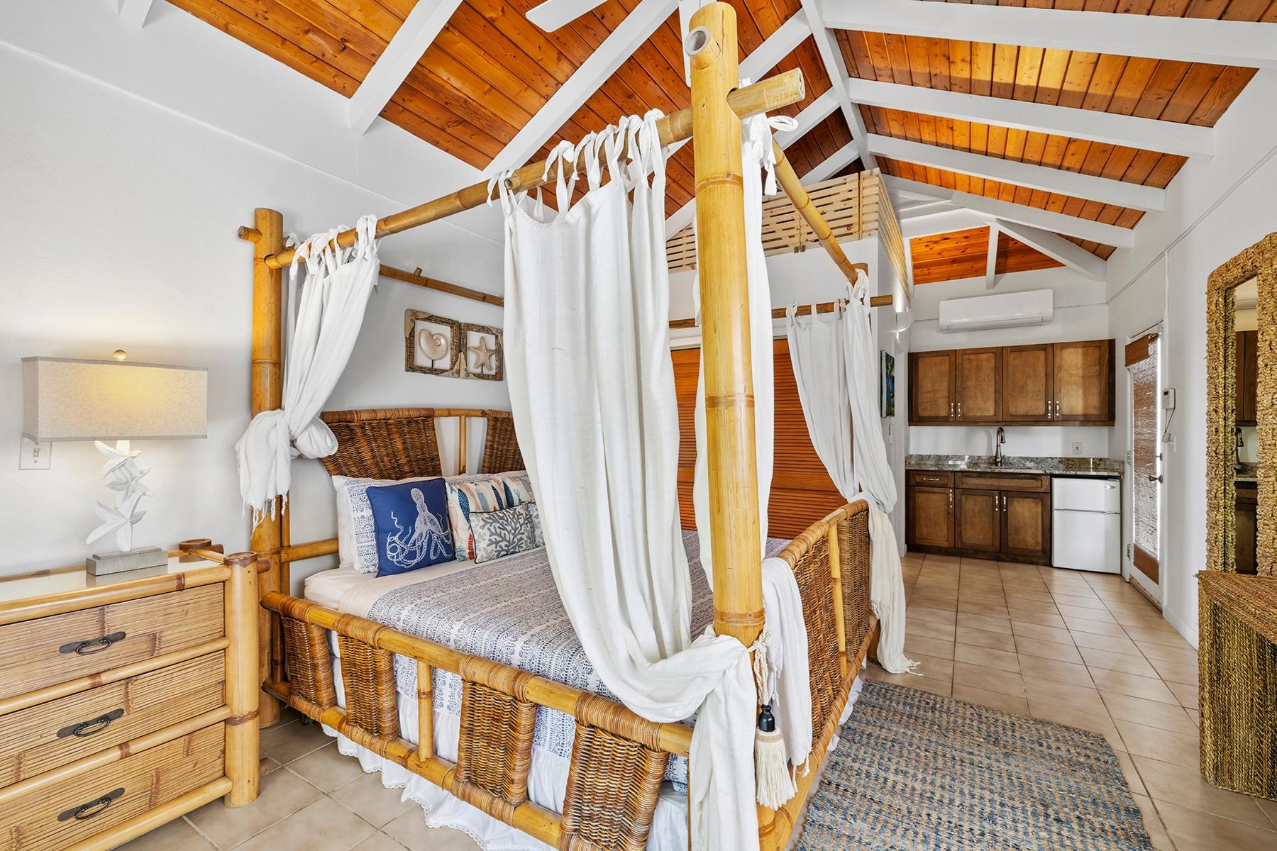 Villa Oceana, Harbour Gates